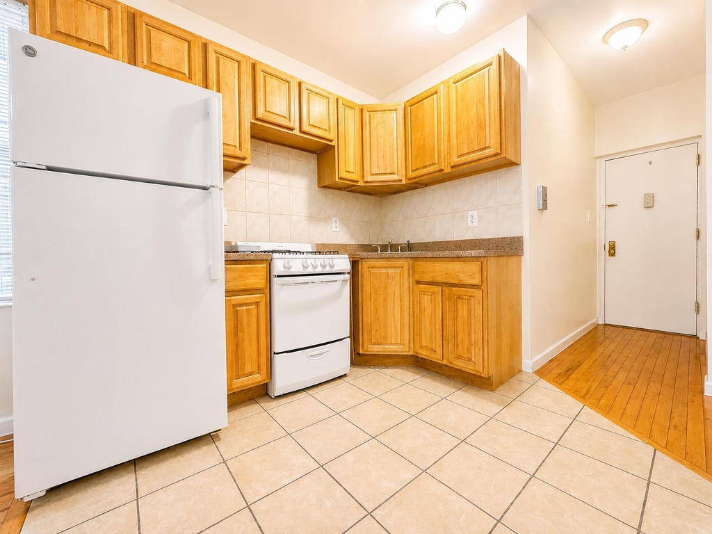 3924 Broadway - Photo 5