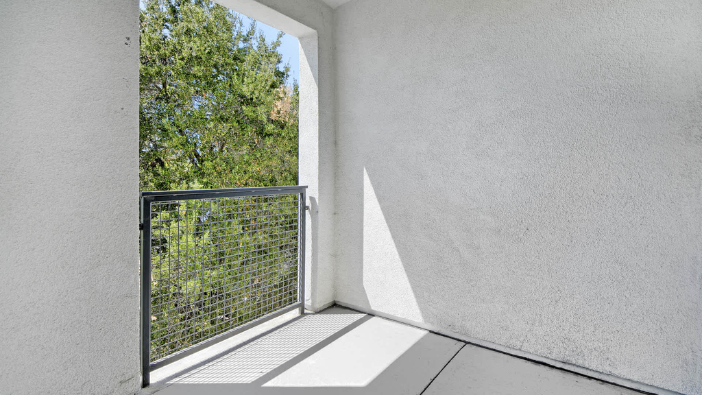 5560 Lexington Ave - Photo 15