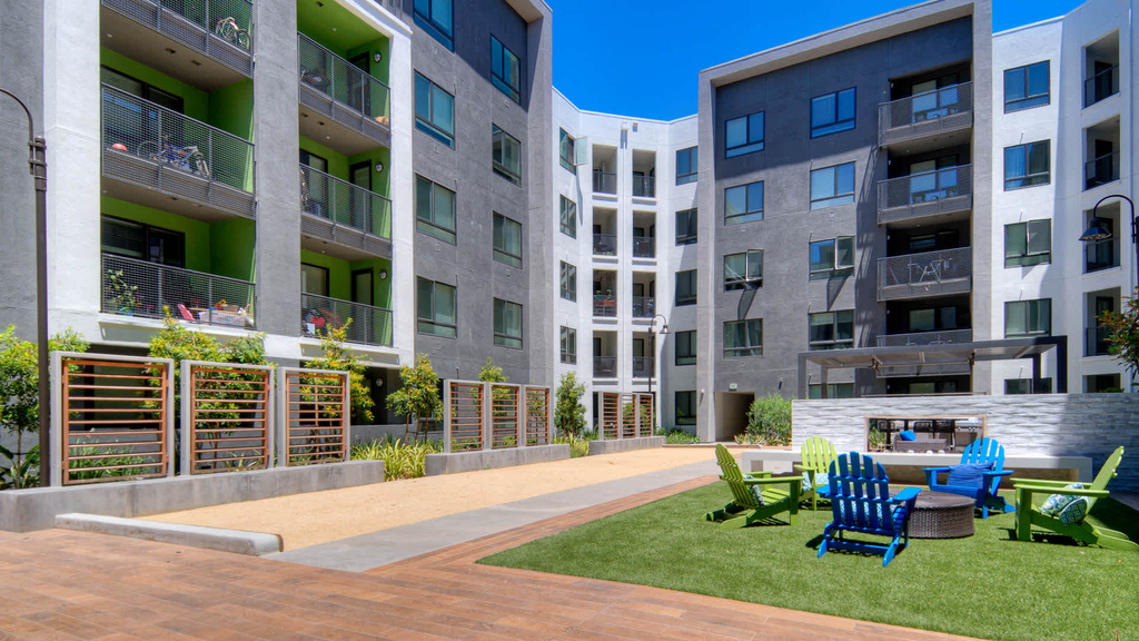 5560 Lexington Ave - Photo 42