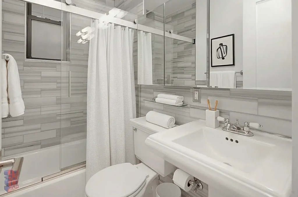 219 East 23rd Street - Photo 5