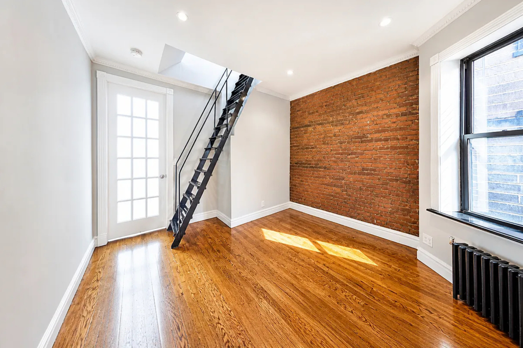 219 East 23rd Street - Photo 3
