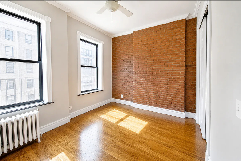 219 East 23rd Street - Photo 1