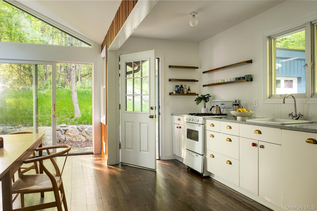 317 Lake Shore Road - Photo 7