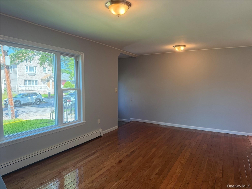 231-10 145 Avenue - Photo 9