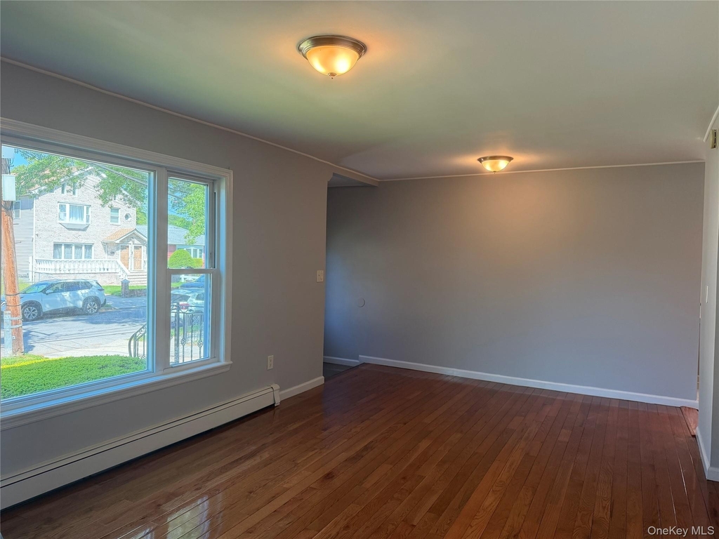 231-10 145 Avenue - Photo 10