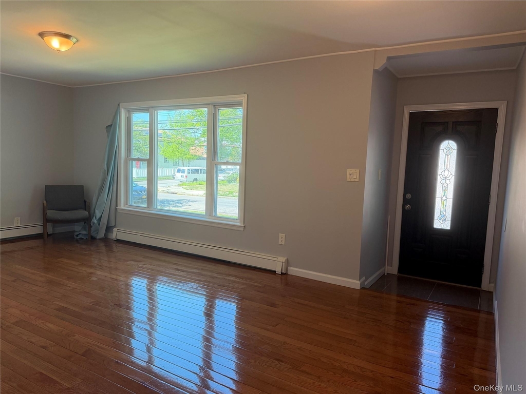 231-10 145 Avenue - Photo 12
