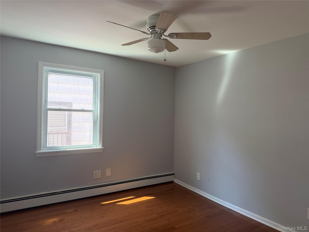 231-10 145 Avenue - Photo 4