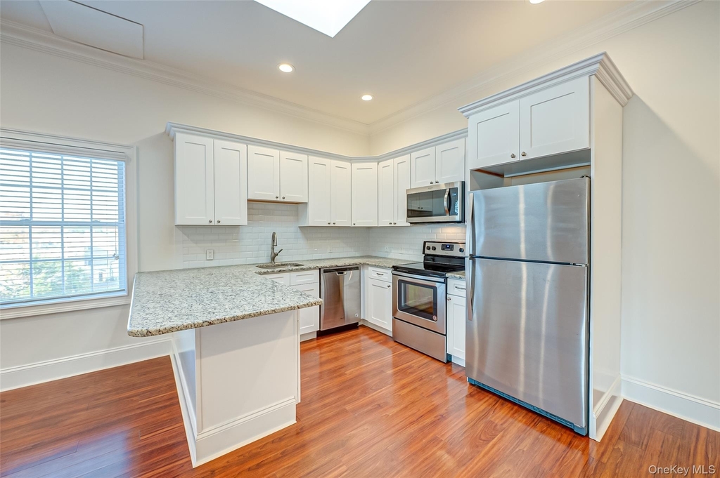 41 Green Street - Photo 2