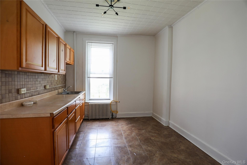 141 Saint James Street - Photo 10