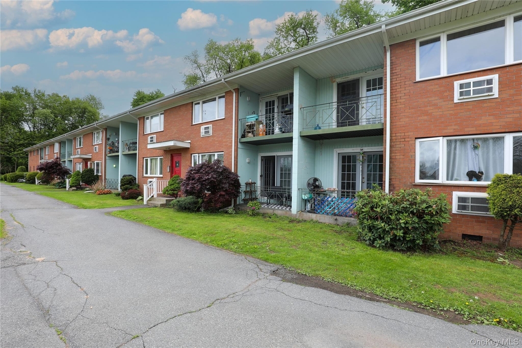 30 Lamb Avenue - Photo 0