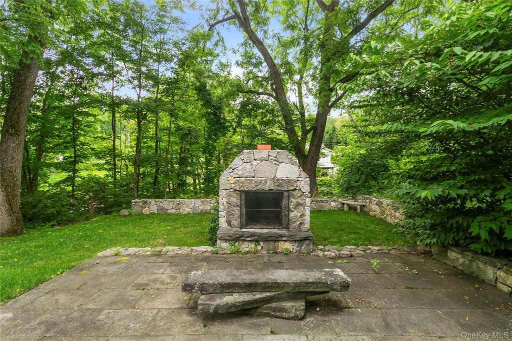 392 Main Street - Photo 1