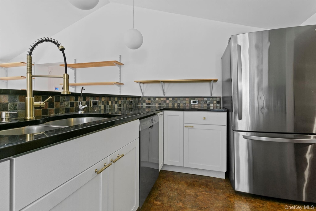 392 Main Street - Photo 13