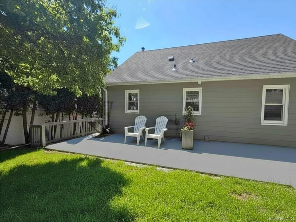 104 Washington Avenue N - Photo 1
