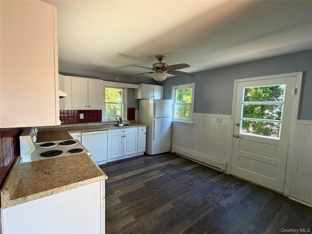 104 Washington Avenue N - Photo 8