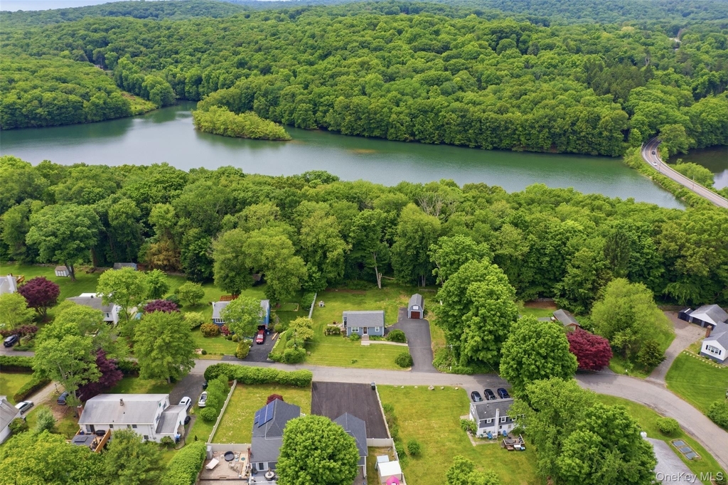 317 Overlook Court - Photo 17