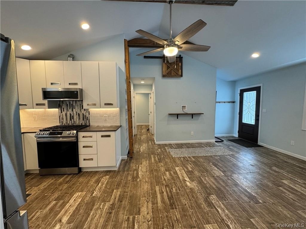 317 Overlook Court - Photo 2