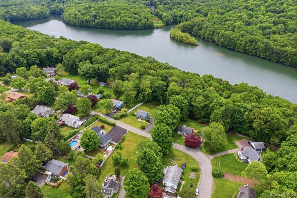 317 Overlook Court - Photo 18