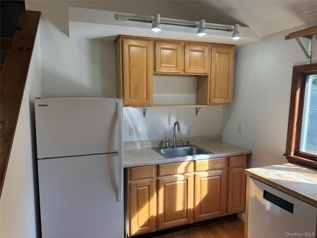 84 Foster Road - Photo 9