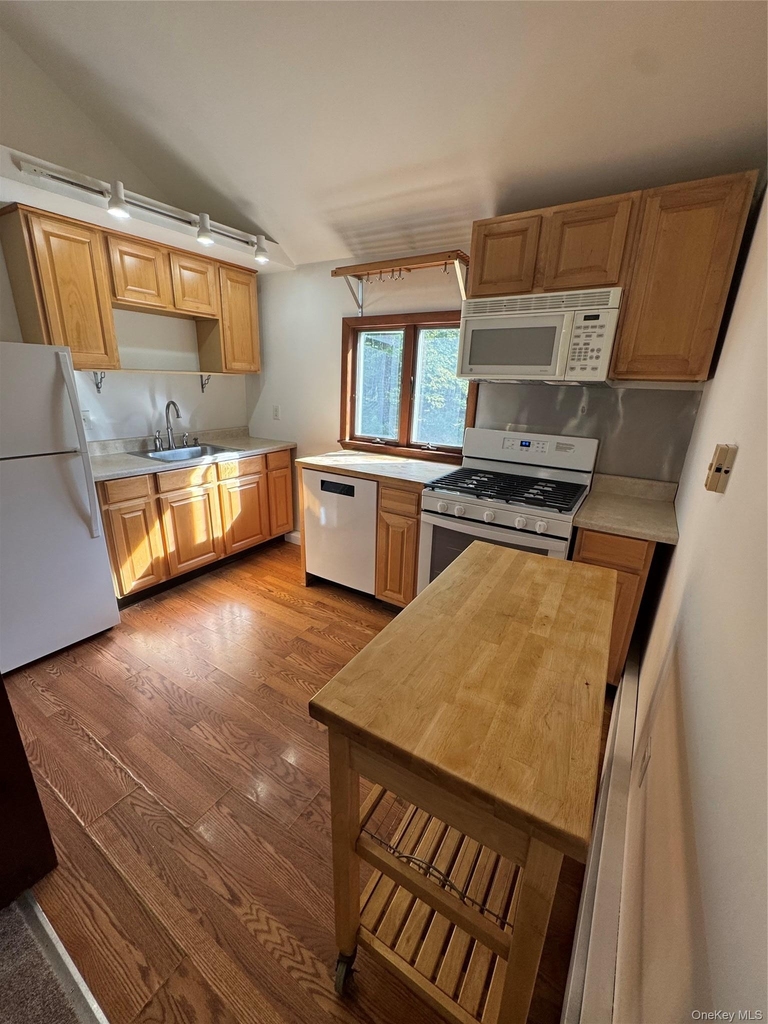 84 Foster Road - Photo 8