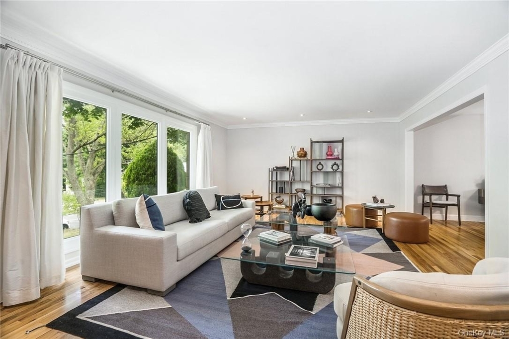 4 Parkfield Road - Photo 2