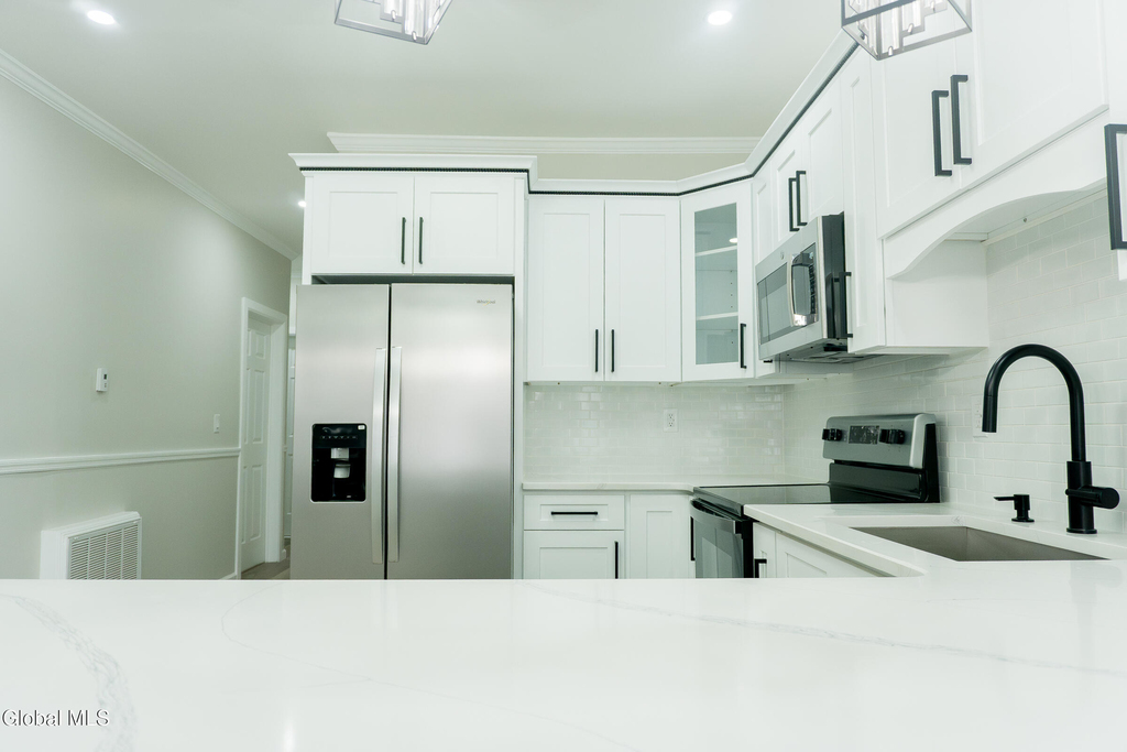 418 3rd Street - Photo 8