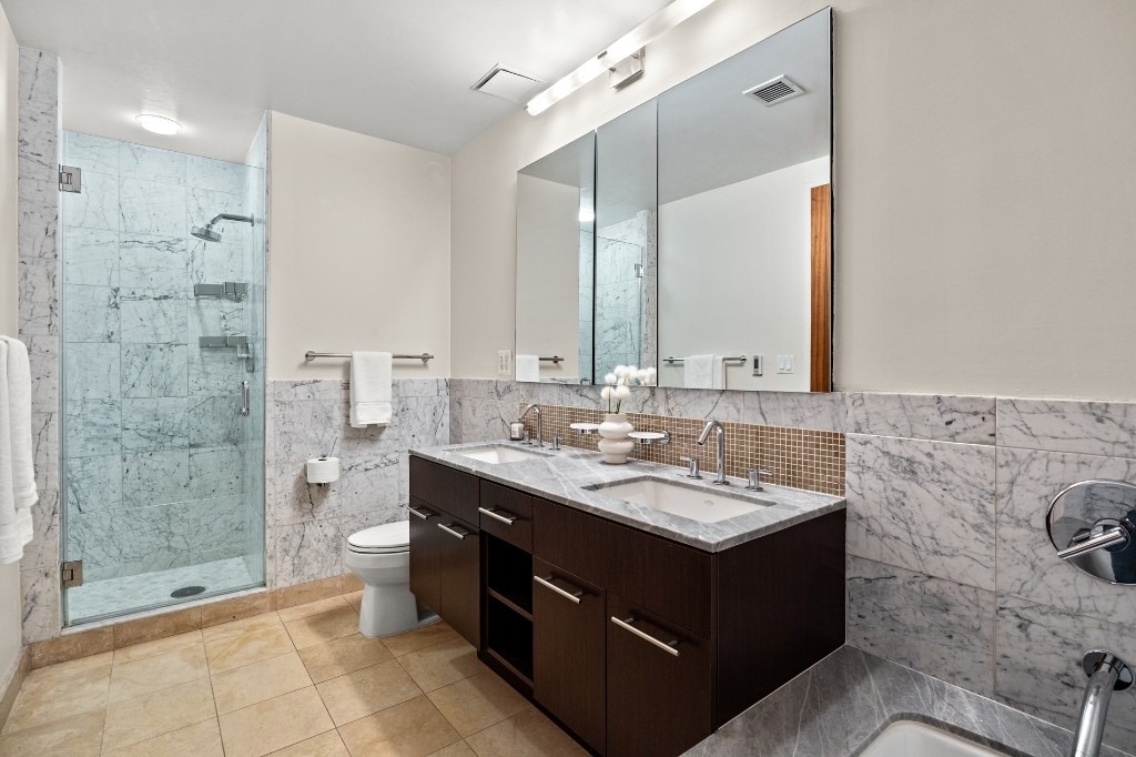 261 W 28th Street - Photo 8