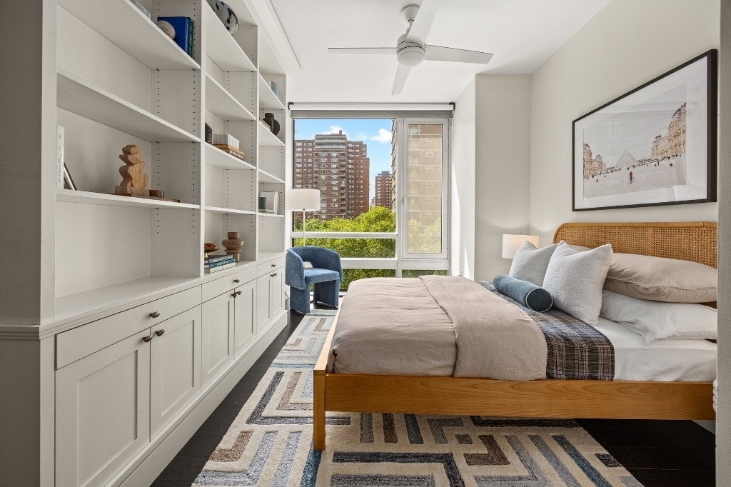 261 W 28th Street - Photo 10