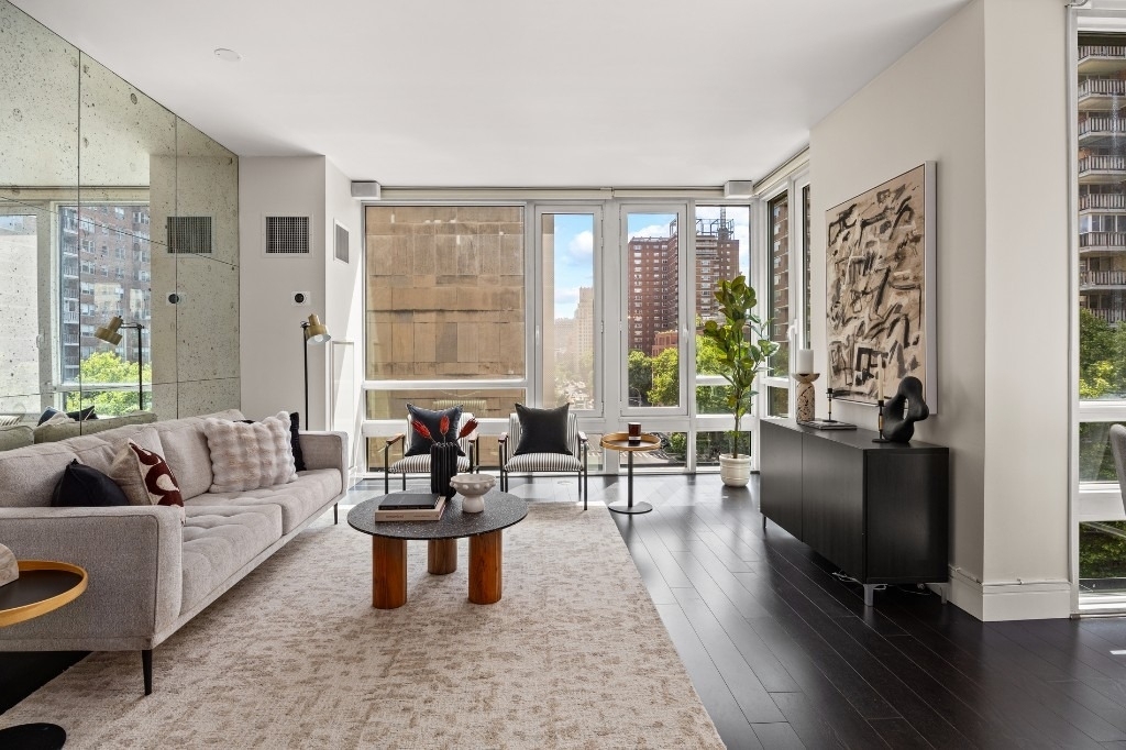 261 W 28th Street - Photo 1