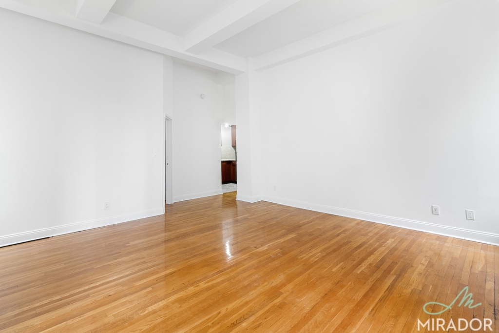 80 Madison Avenue - Photo 2