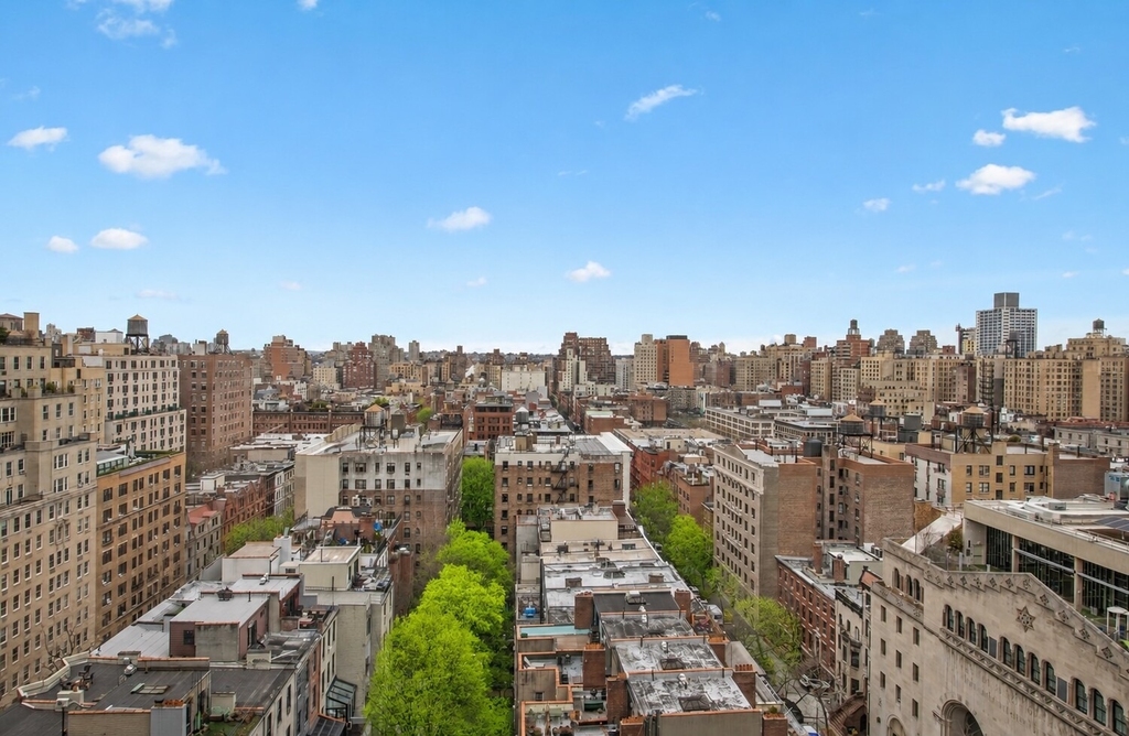 225 Central Park W - Photo 15