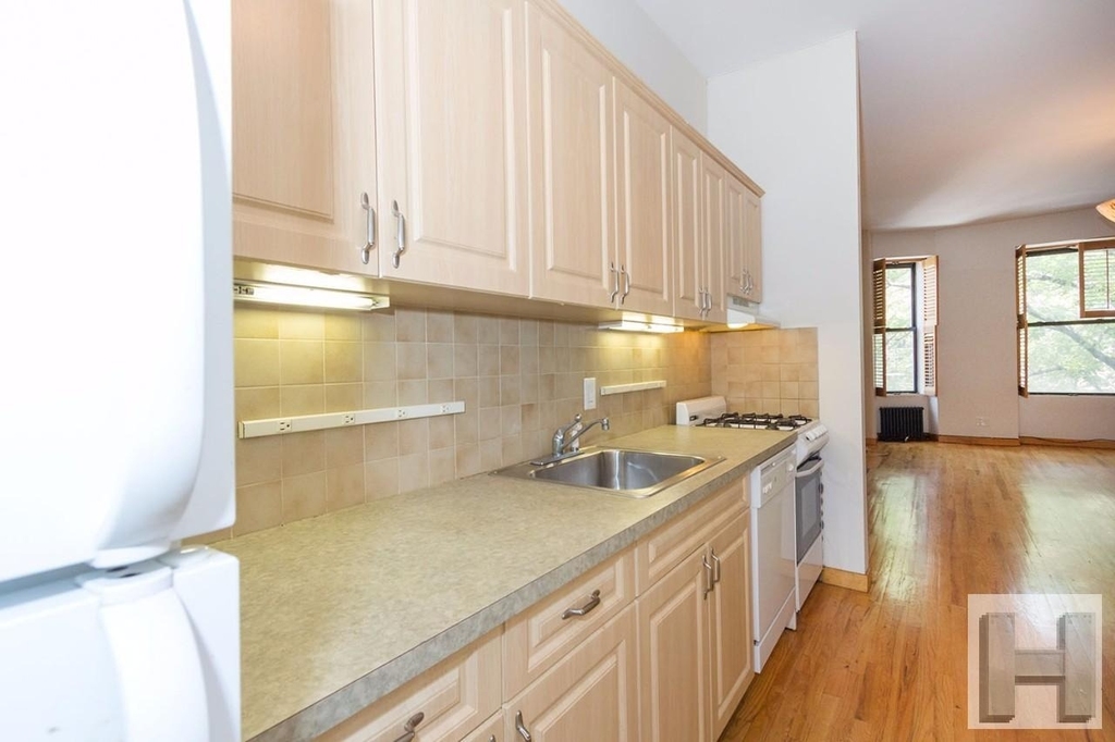 120 W 119th Street - Photo 8