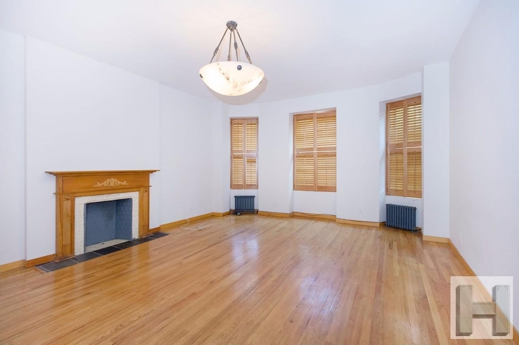 120 W 119th Street - Photo 1
