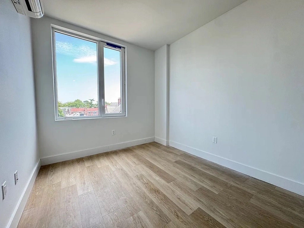 Brooklyn Avenue - Photo 1