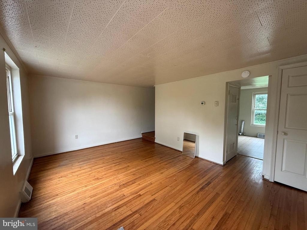 207 E Whitlock Avenue - Photo 8
