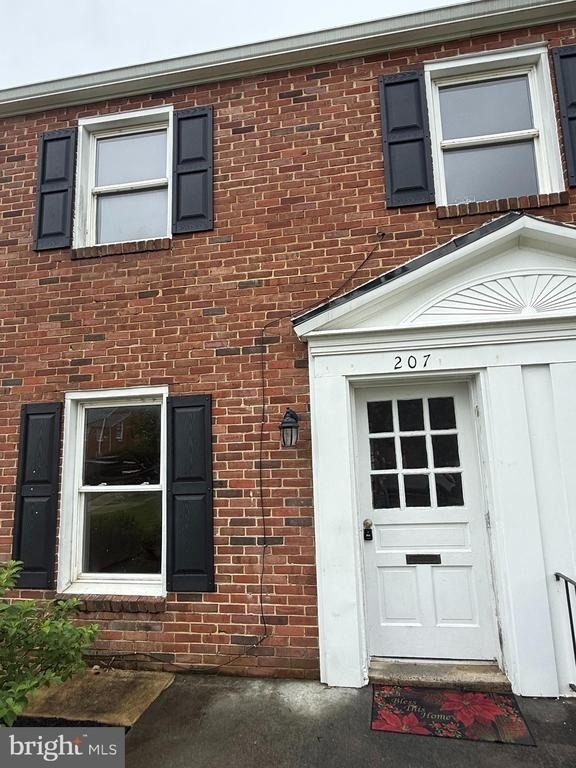 207 E Whitlock Avenue - Photo 1