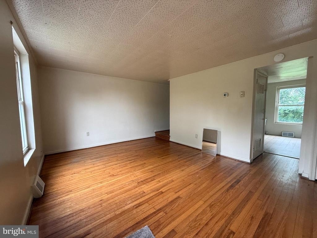 207 E Whitlock Avenue - Photo 9
