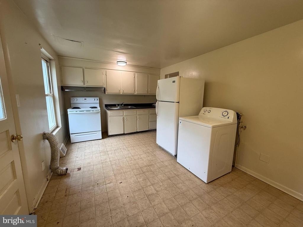 207 E Whitlock Avenue - Photo 2
