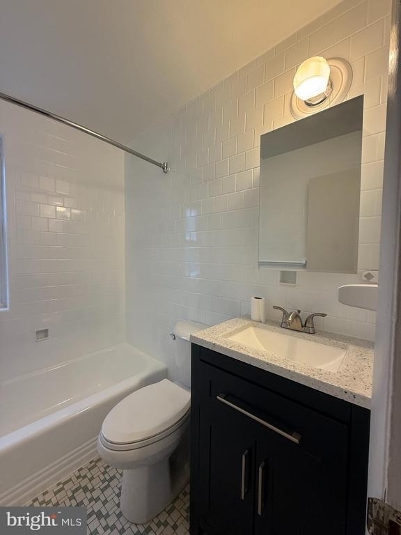 203 E Whitlock Avenue - Photo 3