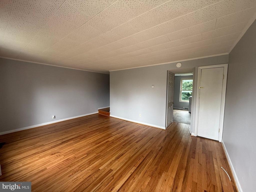 203 E Whitlock Avenue - Photo 5