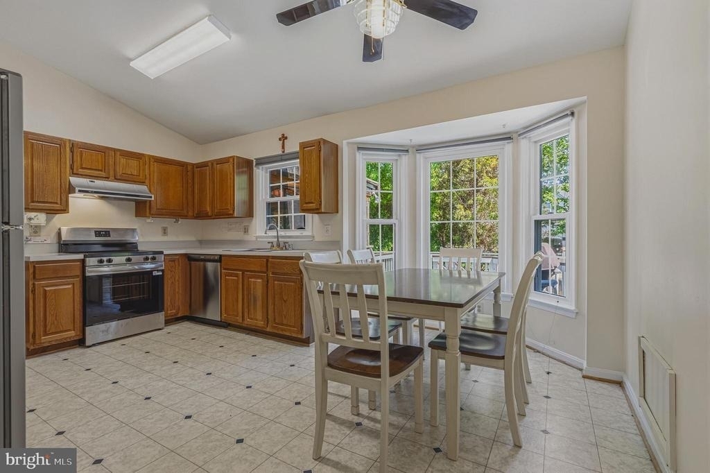 9729 Zimbro Avenue - Photo 11