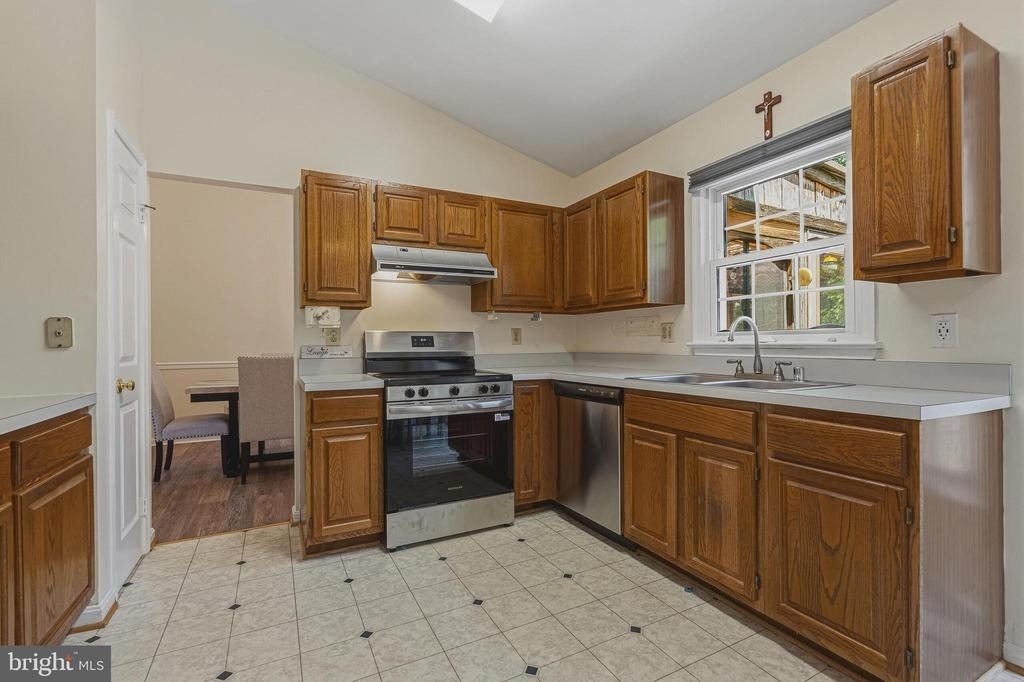 9729 Zimbro Avenue - Photo 8