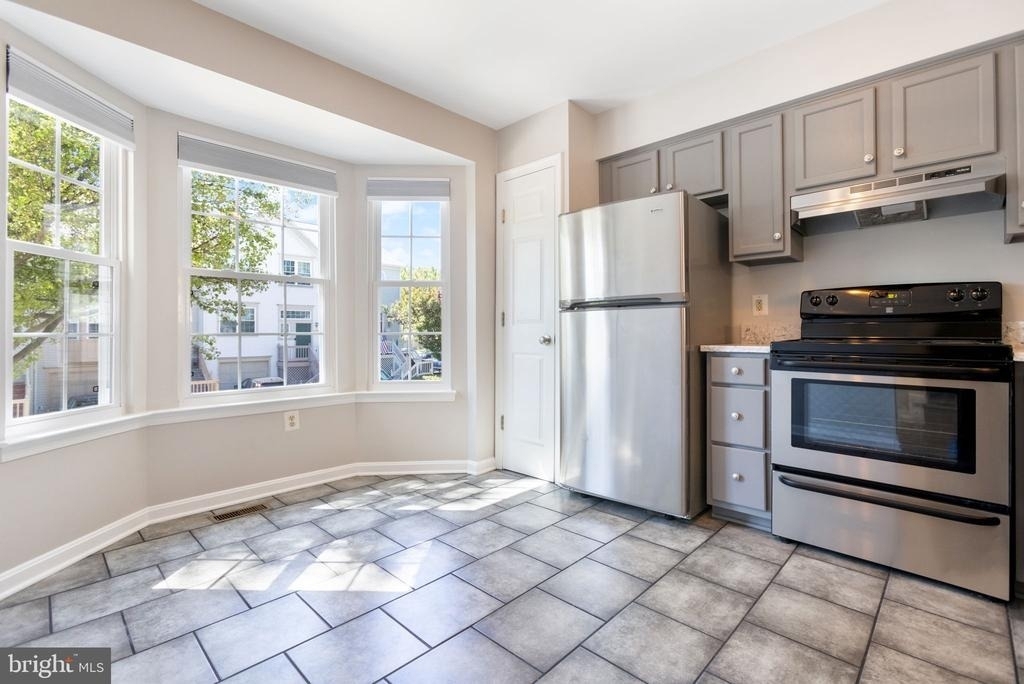 104 Frazer Drive - Photo 4