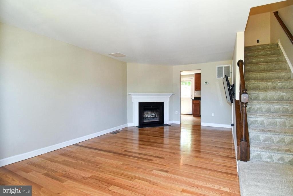27 Marian Court - Photo 4