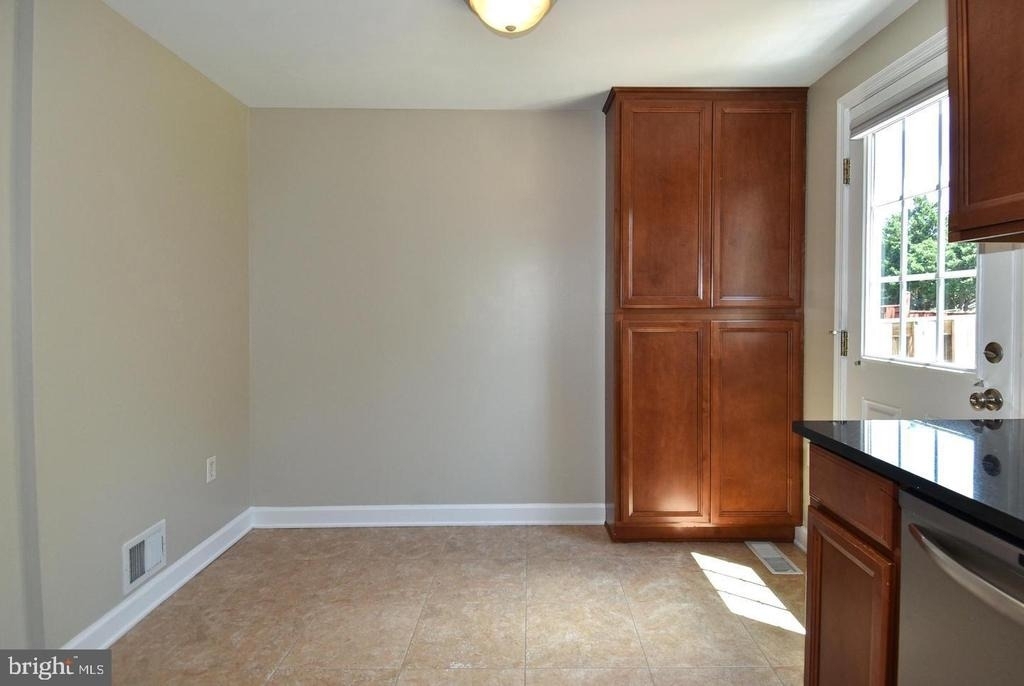 27 Marian Court - Photo 11