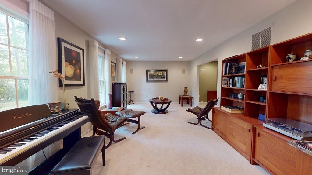 5803 Hall Street - Photo 2