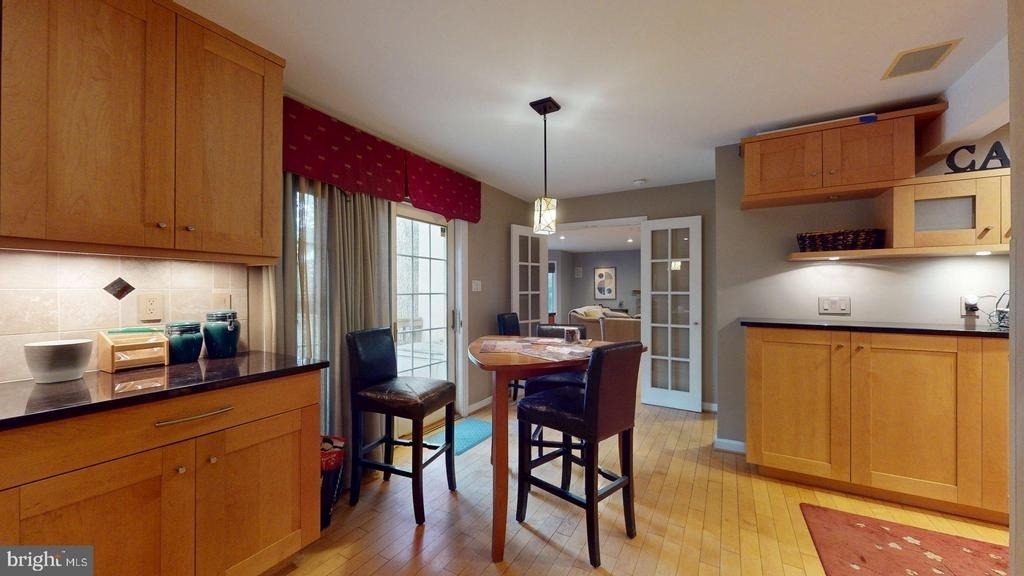 5803 Hall Street - Photo 7
