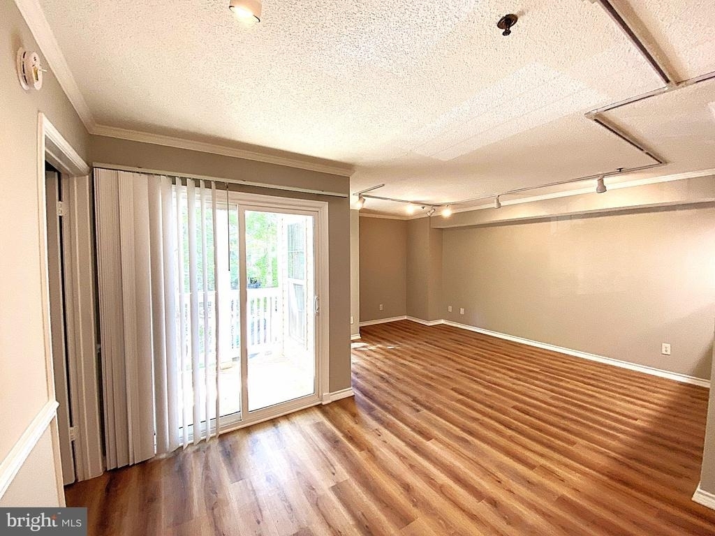 1524 Lincoln Way - Photo 1