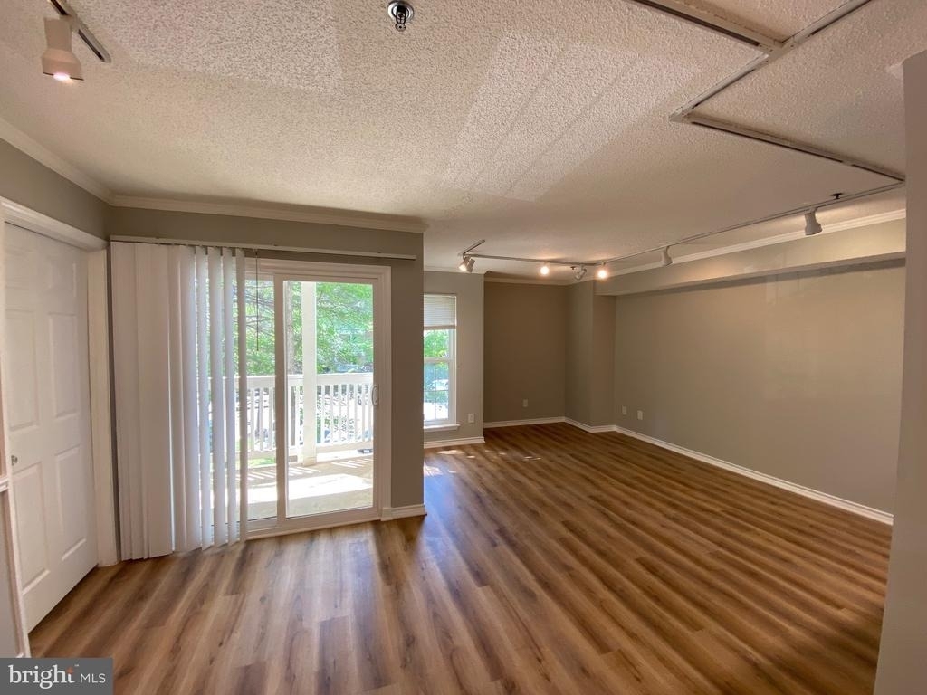 1524 Lincoln Way - Photo 7