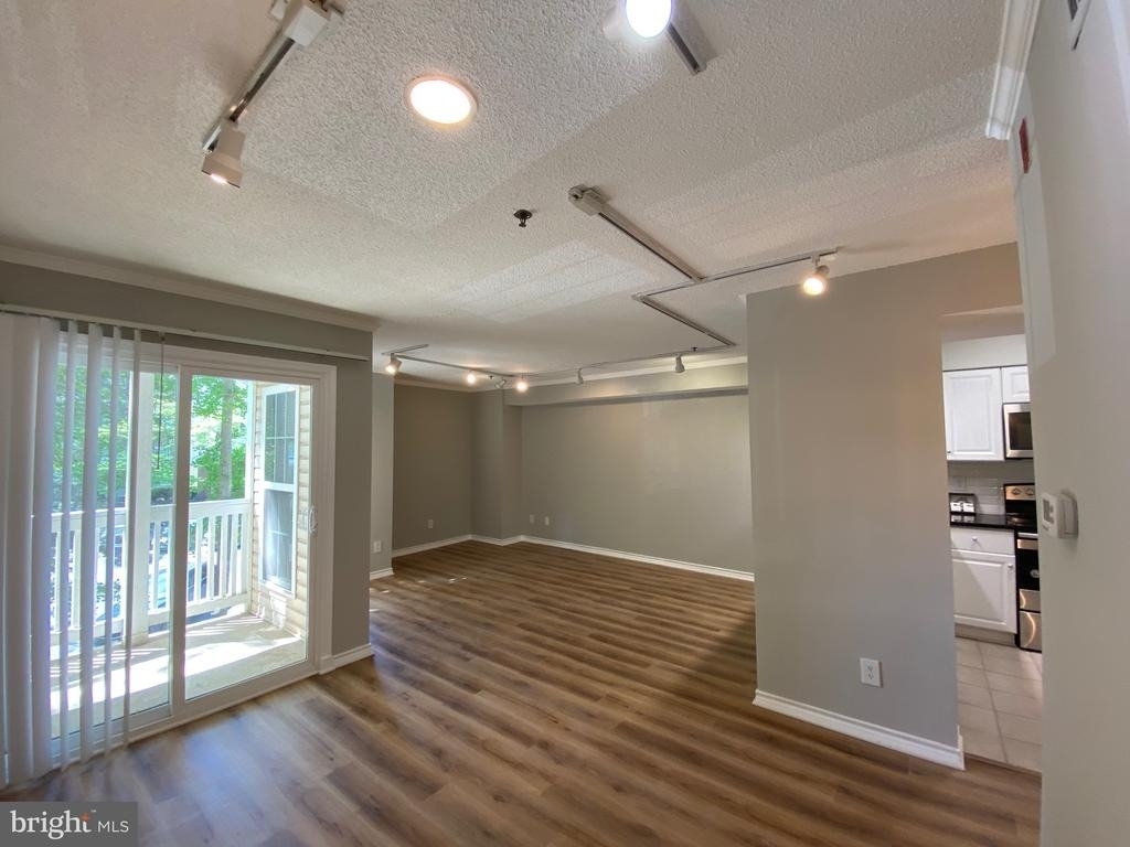 1524 Lincoln Way - Photo 8