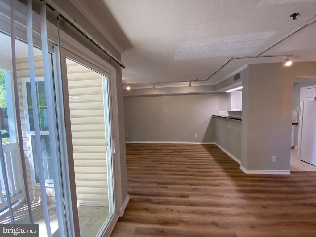 1524 Lincoln Way - Photo 10